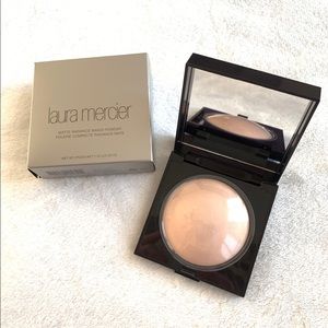 Laura Mercier Matte Radiance Baked Powder